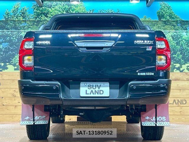 Toyota HILUX 2022-08 8230318-14