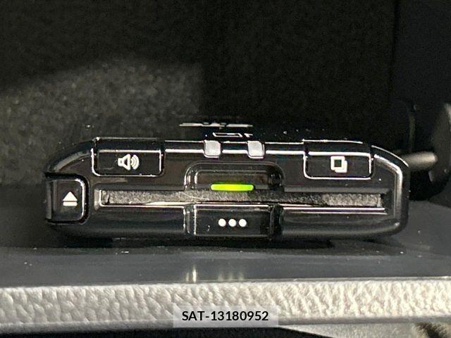 Toyota HILUX 2022-08 8230318-5