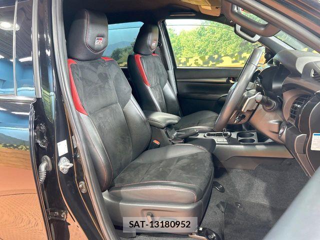 Toyota HILUX 2022-08 8230318-7