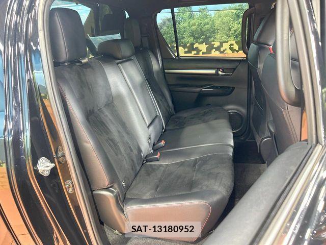 Toyota HILUX 2022-08 8230318-8