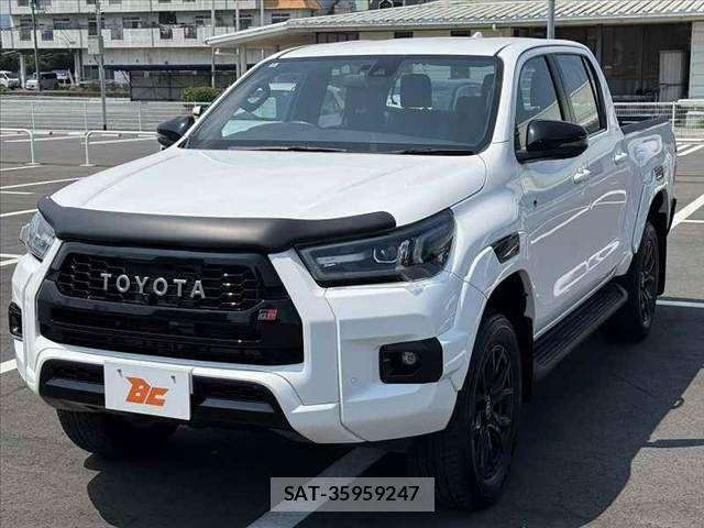 Toyota HILUX 2023-06 8230320-9