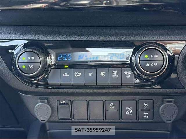 Toyota HILUX 2023-06 8230320-4