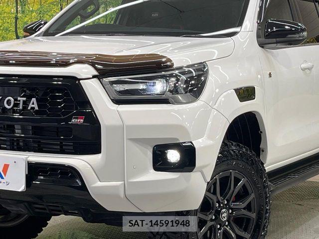 Toyota HILUX 2023-03 8230319-11