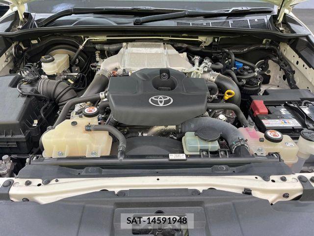 Toyota HILUX 2023-03 8230319-17