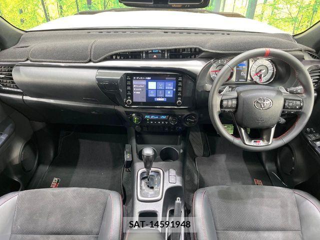 Toyota HILUX 2023-03 8230319-1