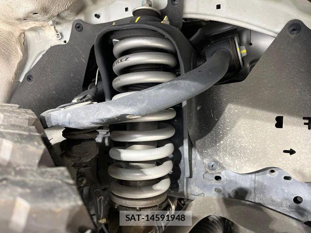 Toyota HILUX 2023-03 8230319-19