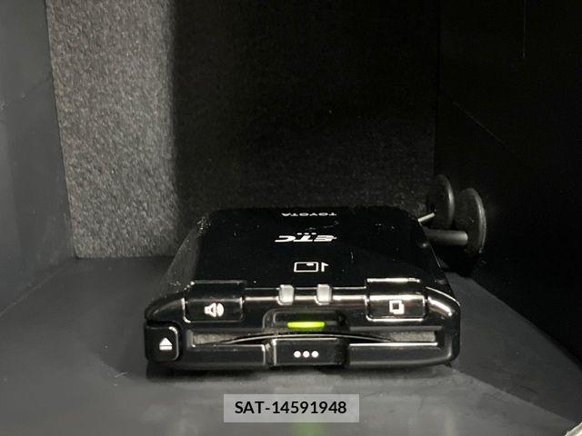 Toyota HILUX 2023-03 8230319-4