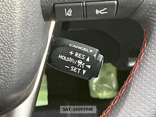 Toyota HILUX 2023-03 8230319-5