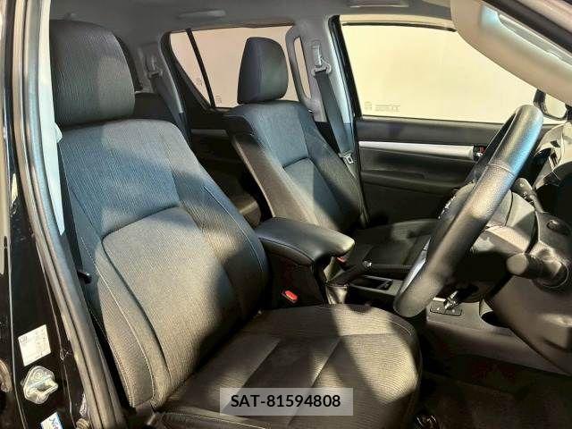 Toyota HILUX 2022-08 8245411-10