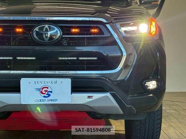 Toyota HILUX 2022-08 8245411-17