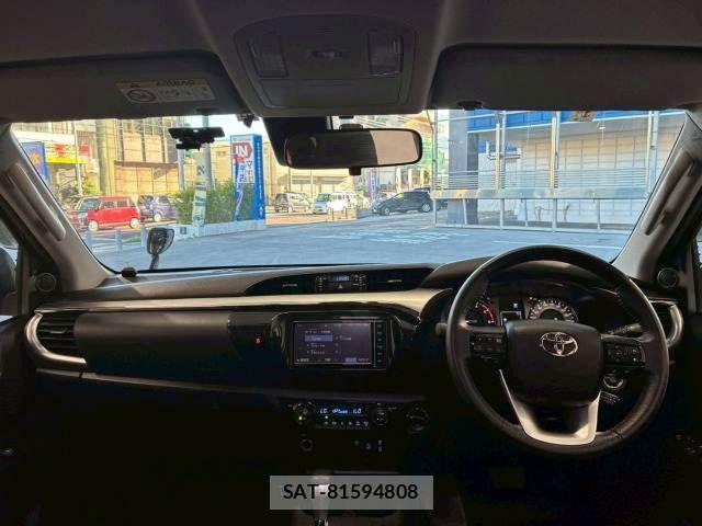 Toyota HILUX 2022-08 8245411-2