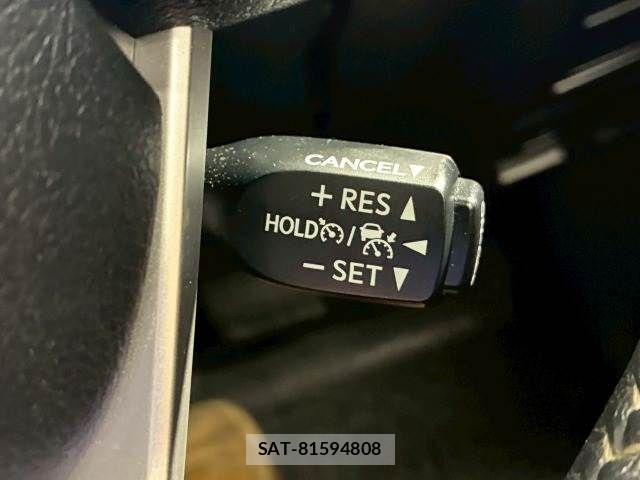 Toyota HILUX 2022-08 8245411-5