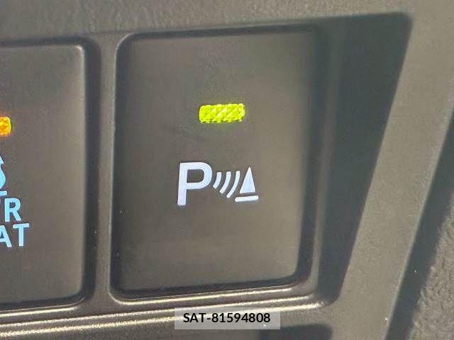 Toyota HILUX 2022-08 8245411-6