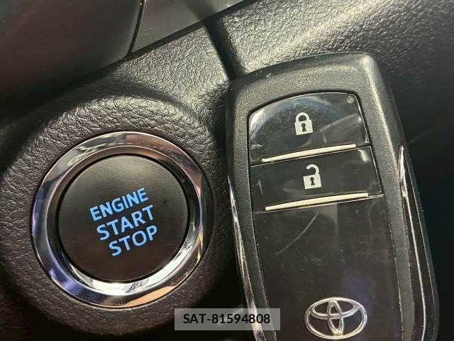 Toyota HILUX 2022-08 8245411-7