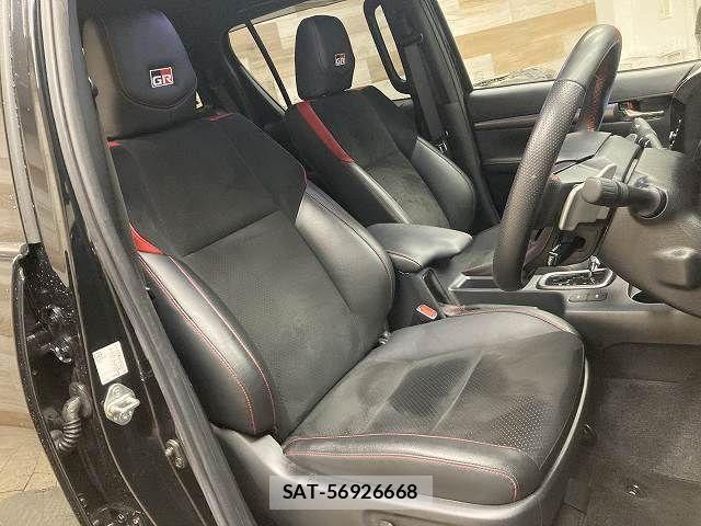 Toyota HILUX 2022-01 8245409-11