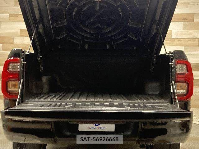 Toyota HILUX 2022-01 8245409-13