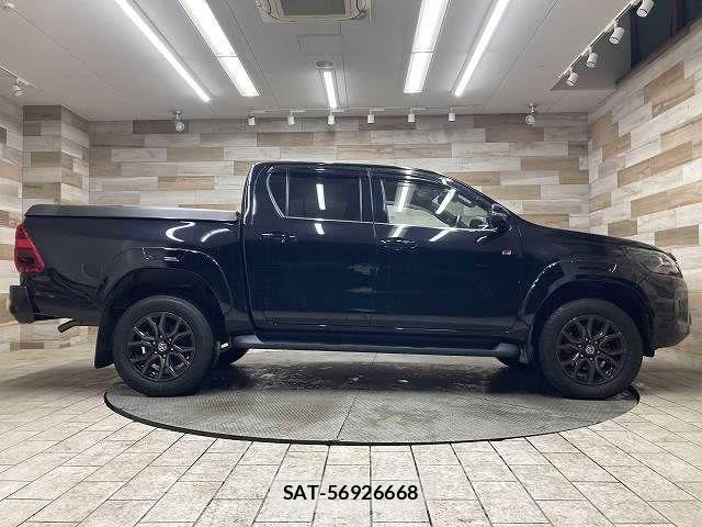 Toyota HILUX 2022-01 8245409-16