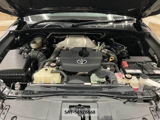 Toyota HILUX 2022-01 8245409-17