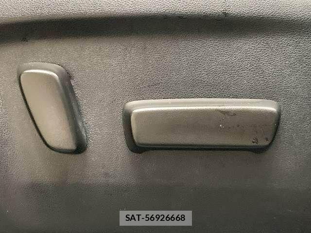 Toyota HILUX 2022-01 8245409-7