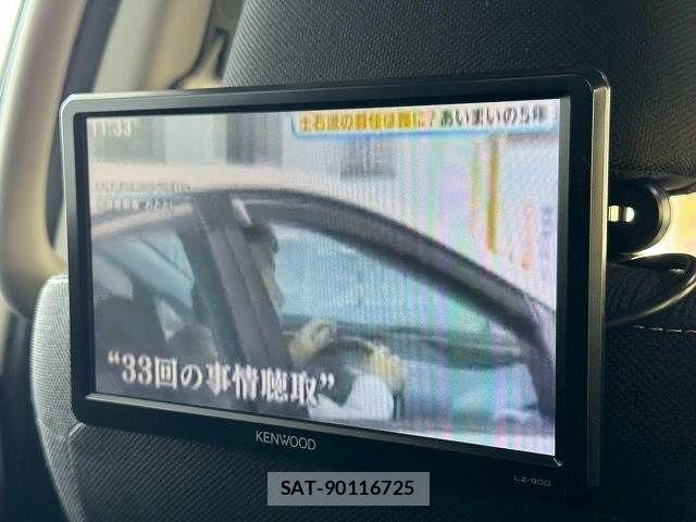 Toyota HILUX 2018-12 8245416-9