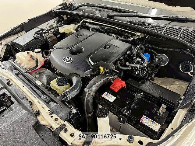 Toyota HILUX 2018-12 8245416-17