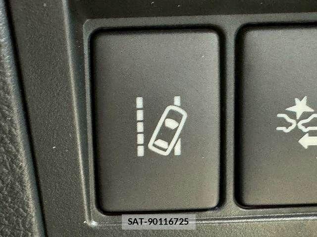 Toyota HILUX 2018-12 8245416-8