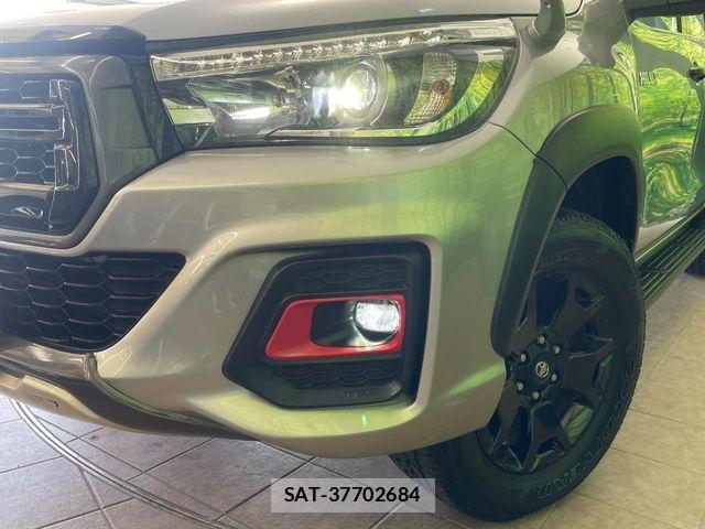 Toyota HILUX 2019-08 8245415-11