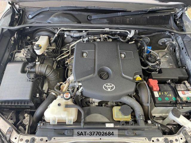 Toyota HILUX 2019-08 8245415-17
