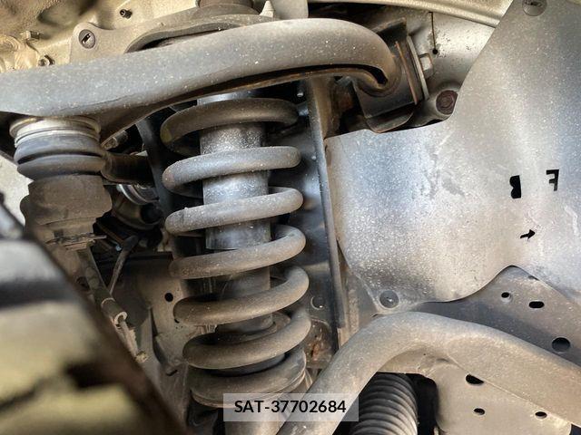 Toyota HILUX 2019-08 8245415-19