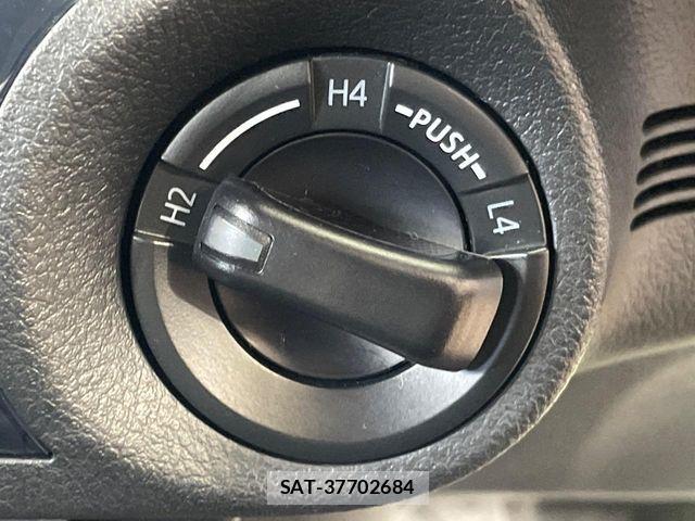 Toyota HILUX 2019-08 8245415-3