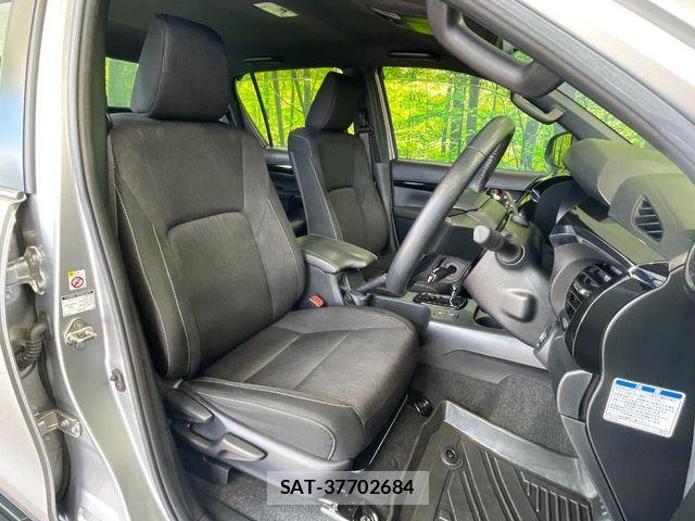 Toyota HILUX 2019-08 8245415-8