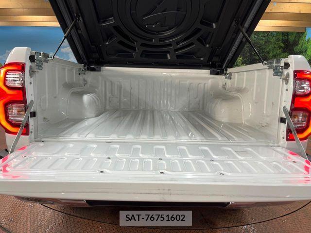 Toyota HILUX 2023-05 8245412-9