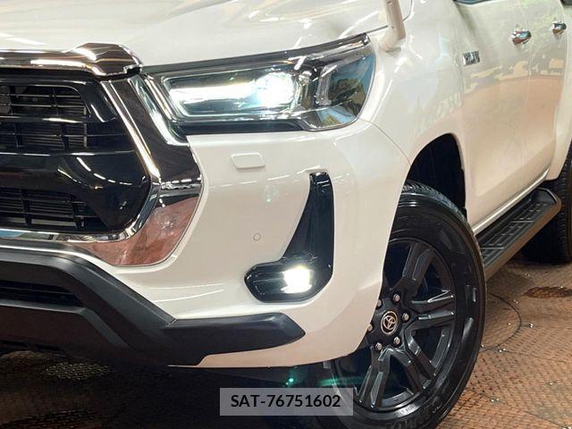 Toyota HILUX 2023-05 8245412-11