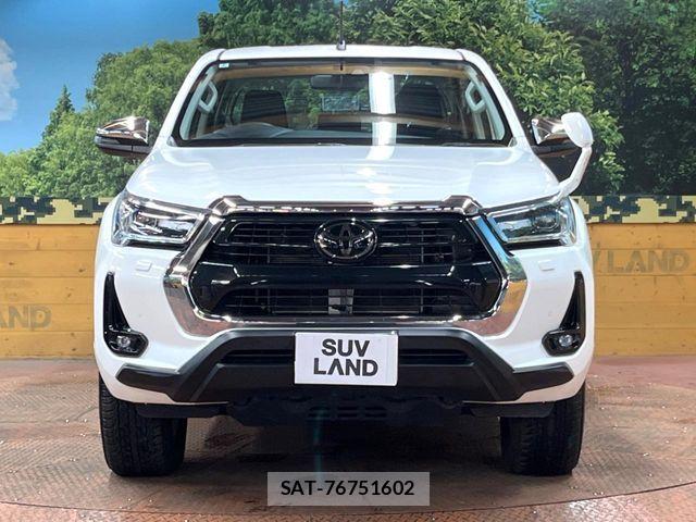 Toyota HILUX 2023-05 8245412-13