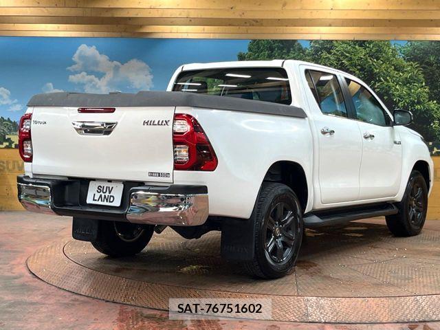 Toyota HILUX 2023-05 8245412-16