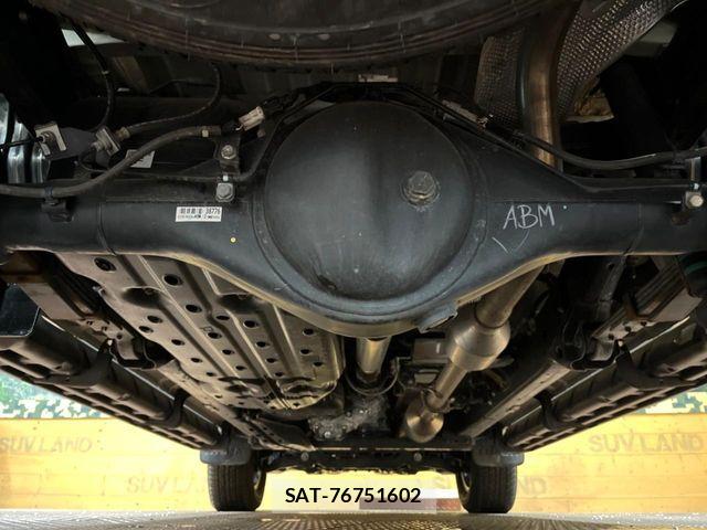 Toyota HILUX 2023-05 8245412-18