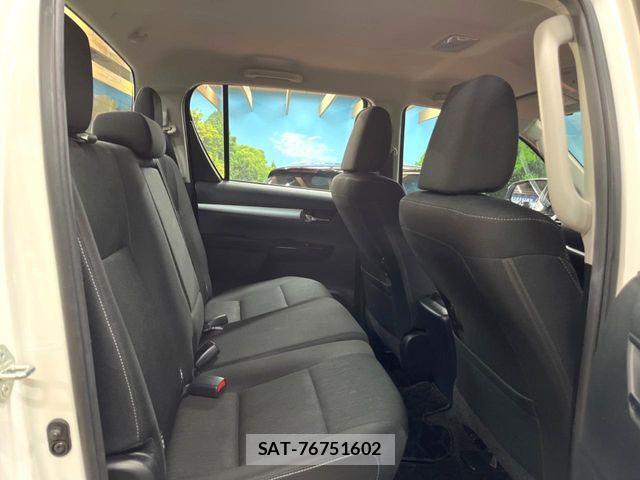 Toyota HILUX 2023-05 8245412-8