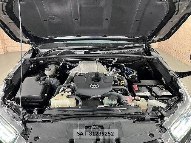 Toyota HILUX 2023-09 8245413-13