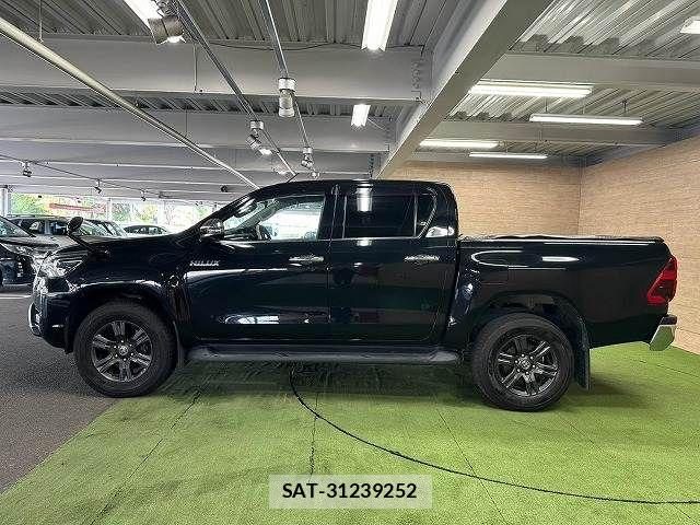 Toyota HILUX 2023-09 8245413-16