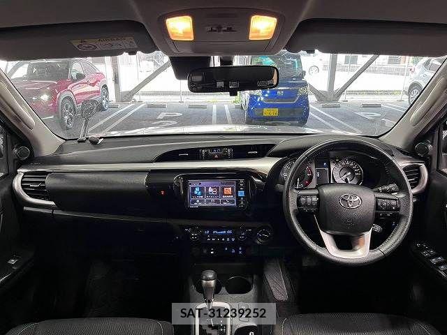 Toyota HILUX 2023-09 8245413-1