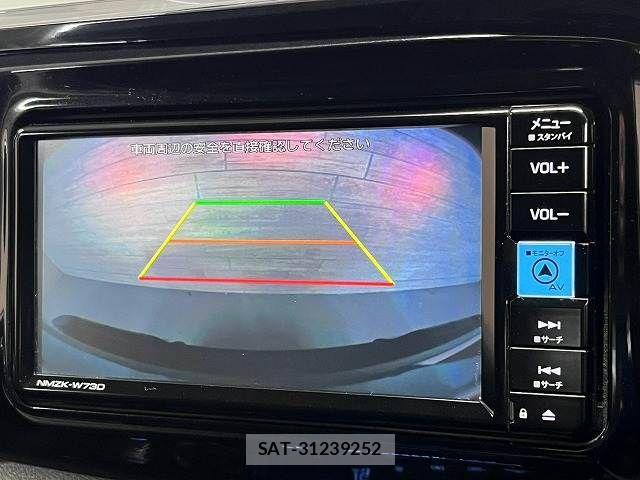 Toyota HILUX 2023-09 8245413-3