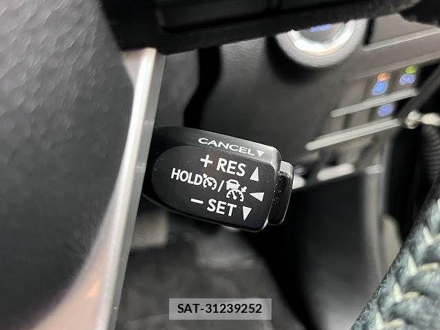 Toyota HILUX 2023-09 8245413-5