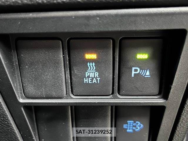 Toyota HILUX 2023-09 8245413-6