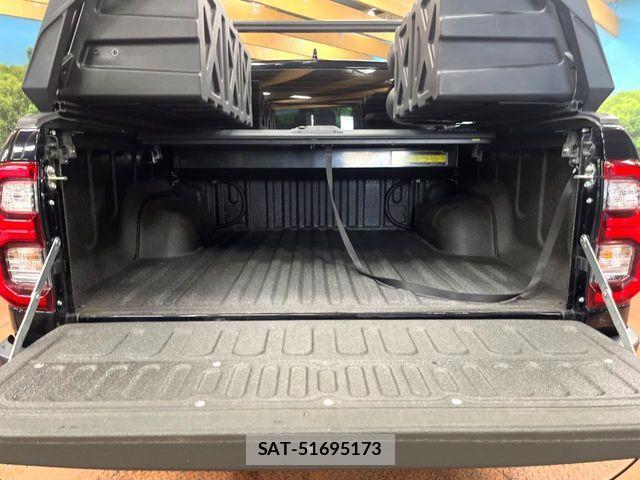 Toyota HILUX 2023-01 8245410-9