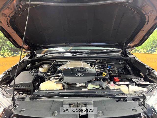 Toyota HILUX 2023-01 8245410-17