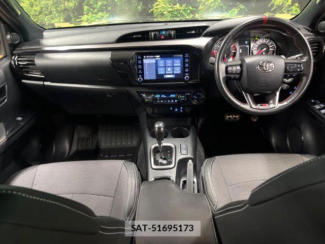 Toyota HILUX 2023-01 8245410-1