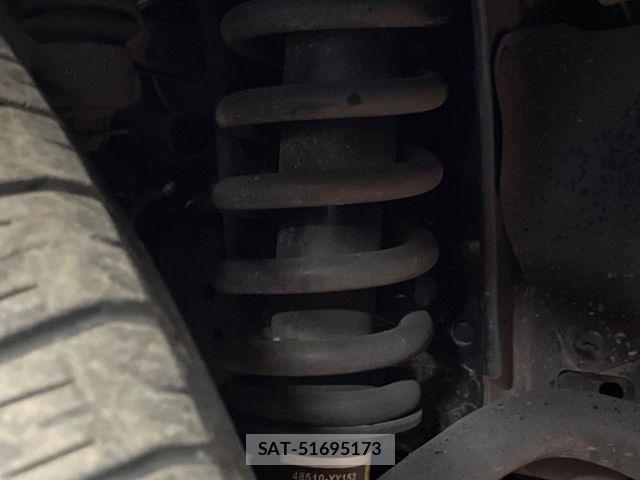 Toyota HILUX 2023-01 8245410-19
