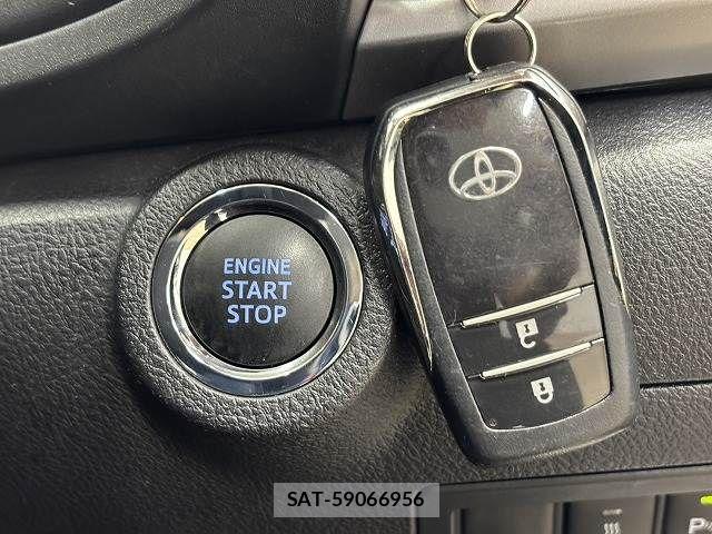 Toyota HILUX 2022-07 8245414-9