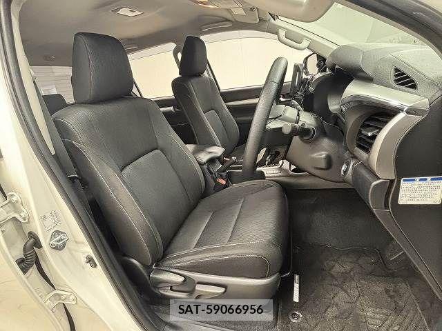 Toyota HILUX 2022-07 8245414-10
