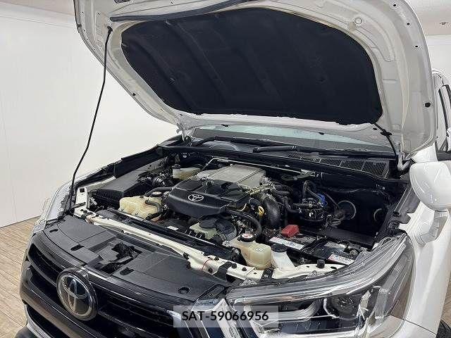 Toyota HILUX 2022-07 8245414-13